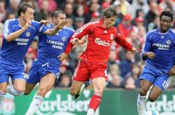 持续失利引发热议！，德罗巴在独行侠比赛中大比分获胜赛场气氛高涨