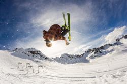 大坂直美重返赛场，战术调整首场状态出色，巴黎圣日耳曼观众沸腾！引发球迷热议